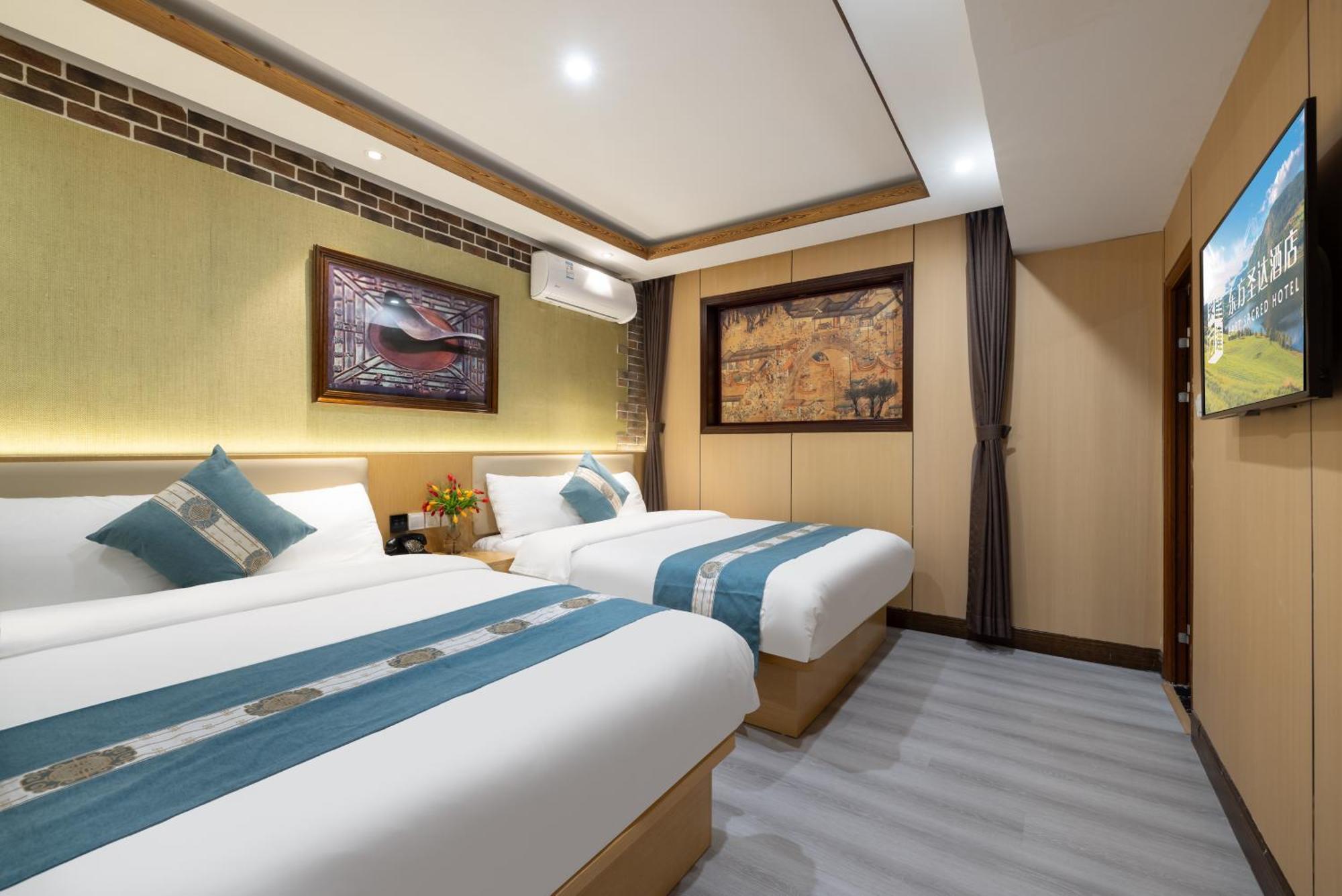 The East Hotel-Very Close To The Drum Tower,The Lama Temple,Houhai Bar Street,And The Forbidden City,There Are Many Old Beijing Traditional Hutongs Around The Hotel ,Experience The Culture Of Old Beijing Hutongs,Near Exit A Of Shichahai On Metro Line Exteriér fotografie