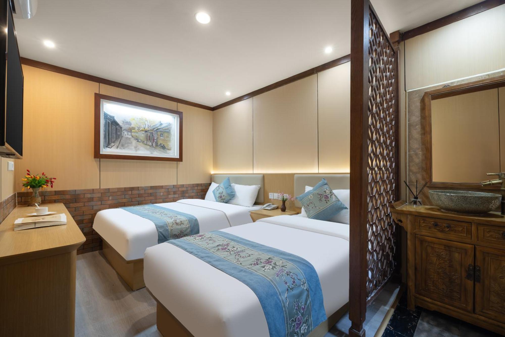 The East Hotel-Very Close To The Drum Tower,The Lama Temple,Houhai Bar Street,And The Forbidden City,There Are Many Old Beijing Traditional Hutongs Around The Hotel ,Experience The Culture Of Old Beijing Hutongs,Near Exit A Of Shichahai On Metro Line Exteriér fotografie