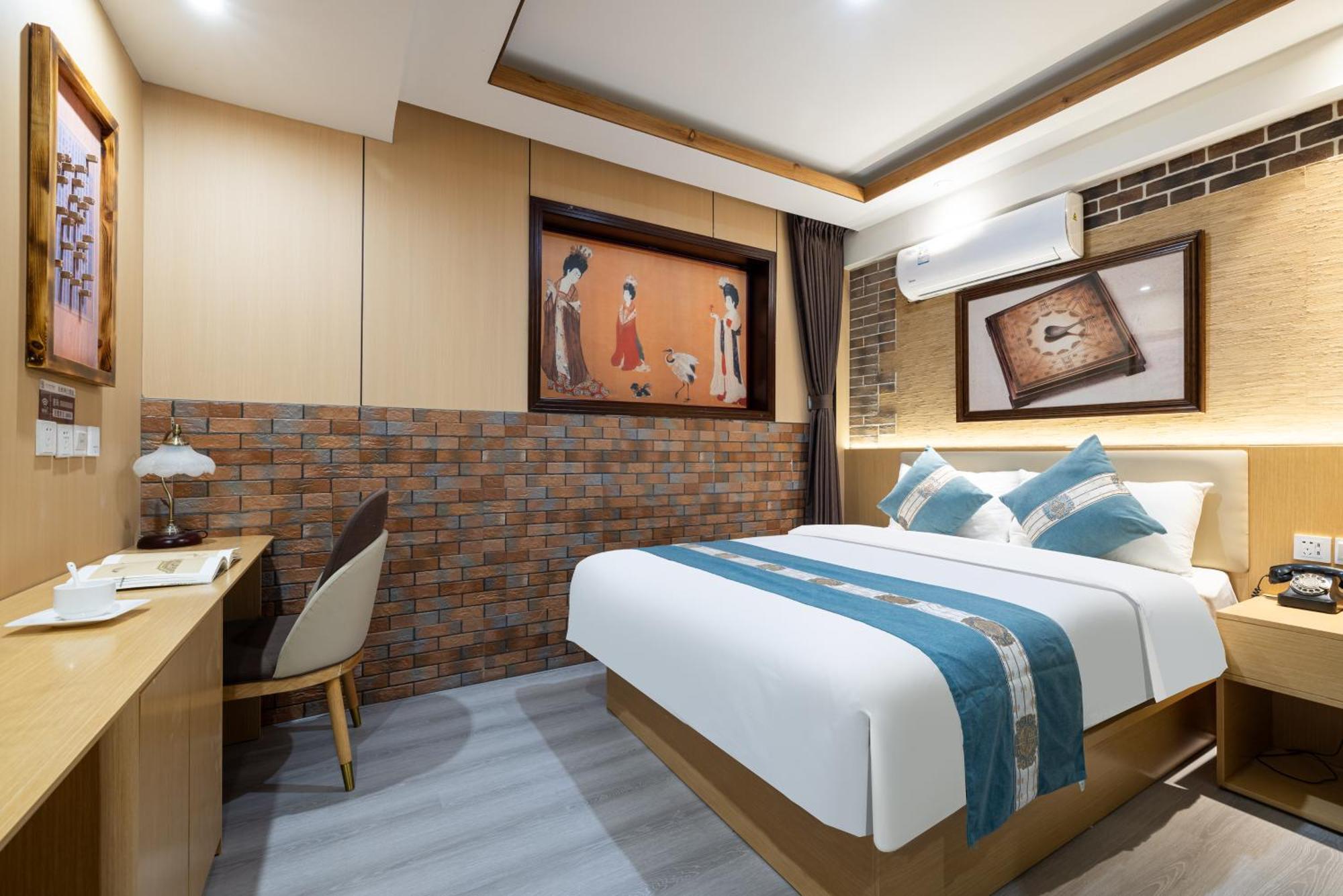 The East Hotel-Very Close To The Drum Tower,The Lama Temple,Houhai Bar Street,And The Forbidden City,There Are Many Old Beijing Traditional Hutongs Around The Hotel ,Experience The Culture Of Old Beijing Hutongs,Near Exit A Of Shichahai On Metro Line Exteriér fotografie