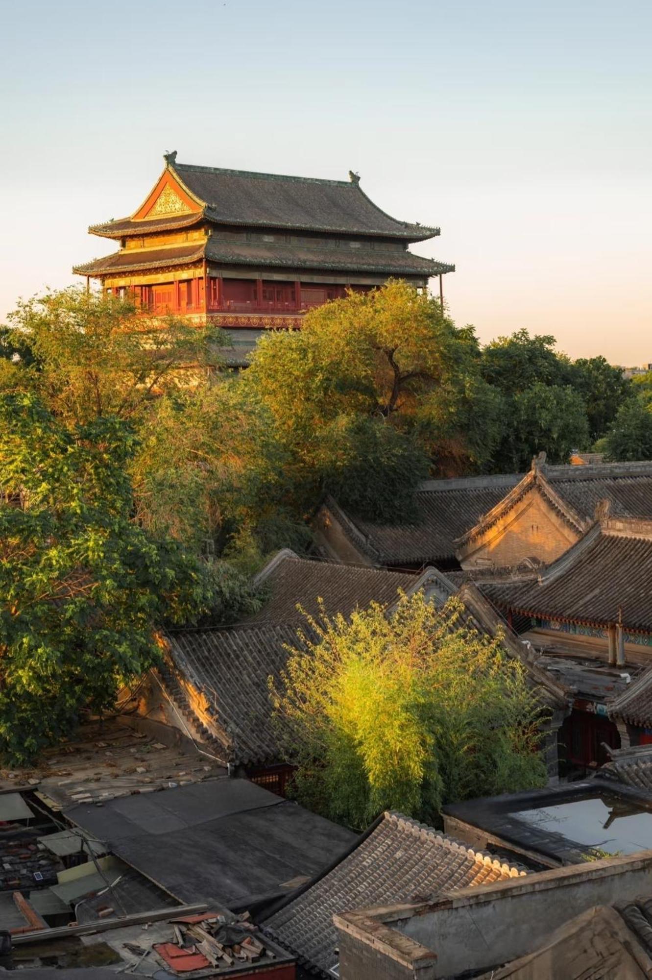 The East Hotel-Very Close To The Drum Tower,The Lama Temple,Houhai Bar Street,And The Forbidden City,There Are Many Old Beijing Traditional Hutongs Around The Hotel ,Experience The Culture Of Old Beijing Hutongs,Near Exit A Of Shichahai On Metro Line Exteriér fotografie